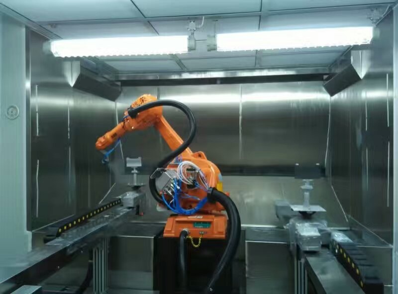 汽車保險桿噴涂線——噴漆機(jī)器人